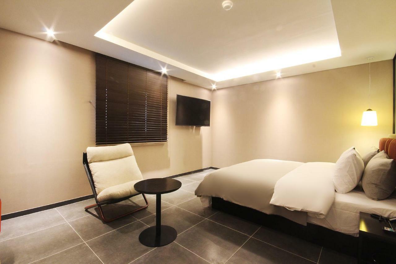 Brown Dot Hotel Seomyeon Busan Exterior photo