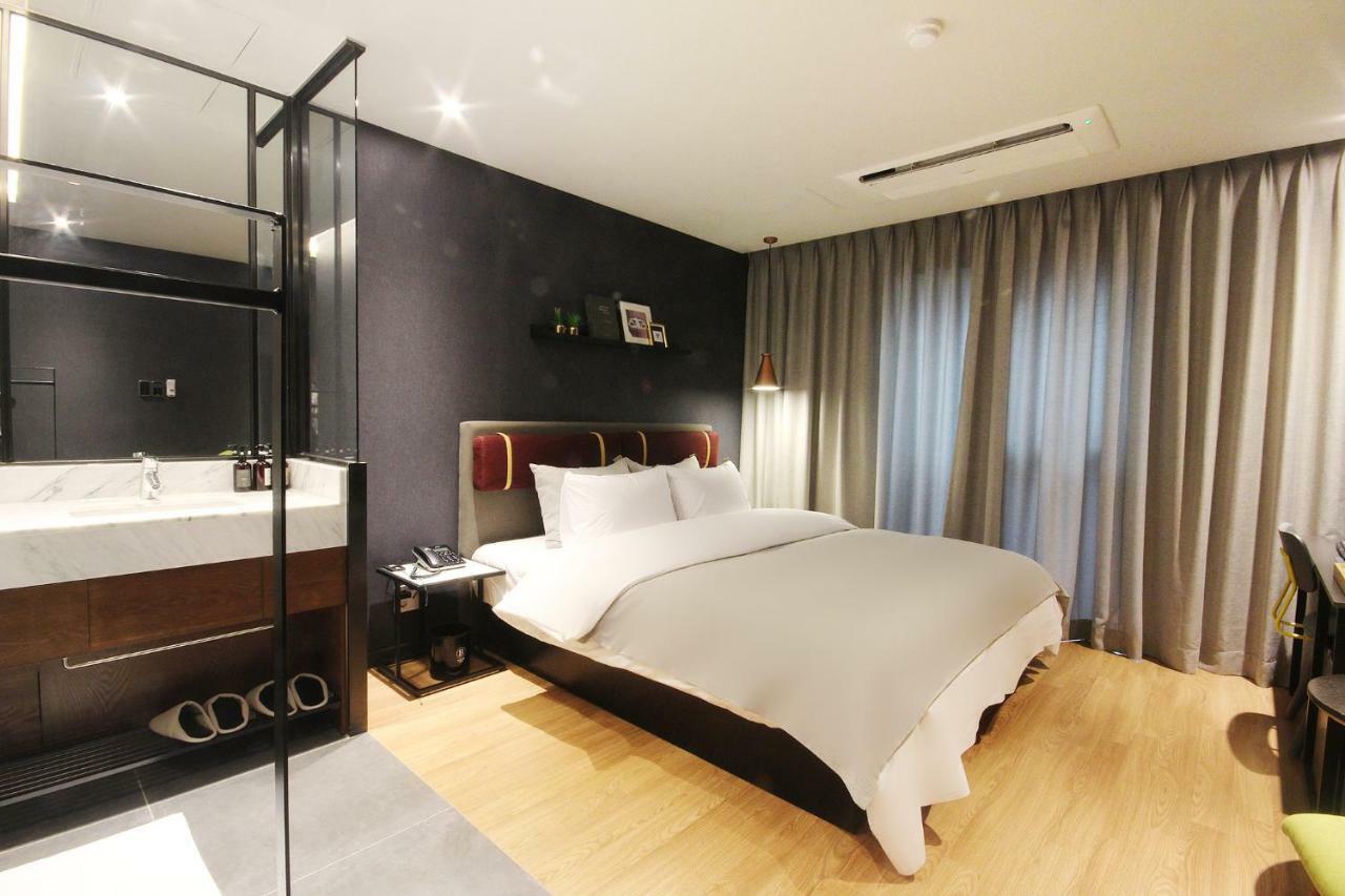Brown Dot Hotel Seomyeon Busan Exterior photo