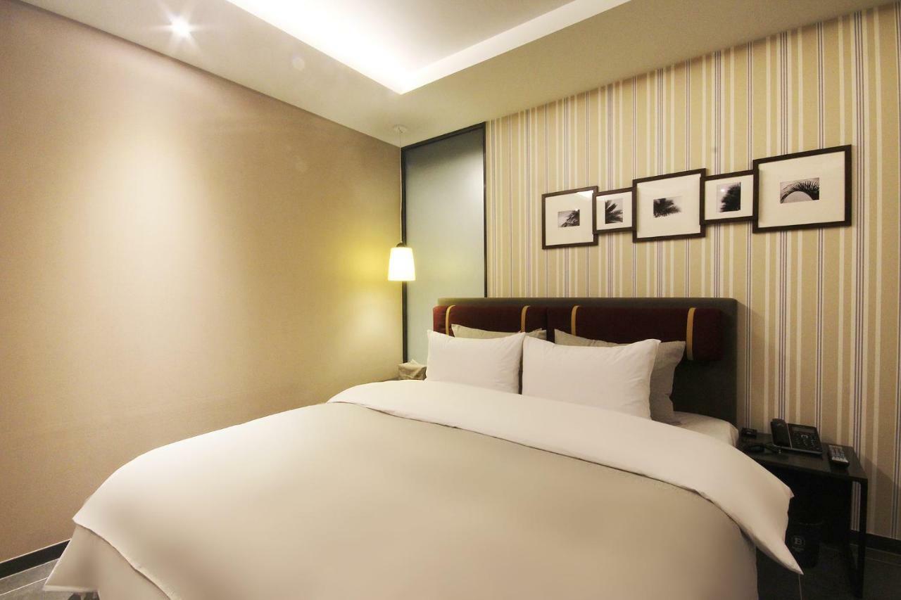 Brown Dot Hotel Seomyeon Busan Exterior photo