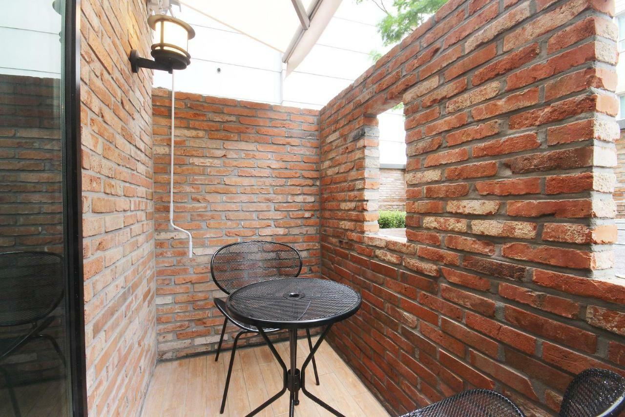 Brown Dot Hotel Seomyeon Busan Exterior photo