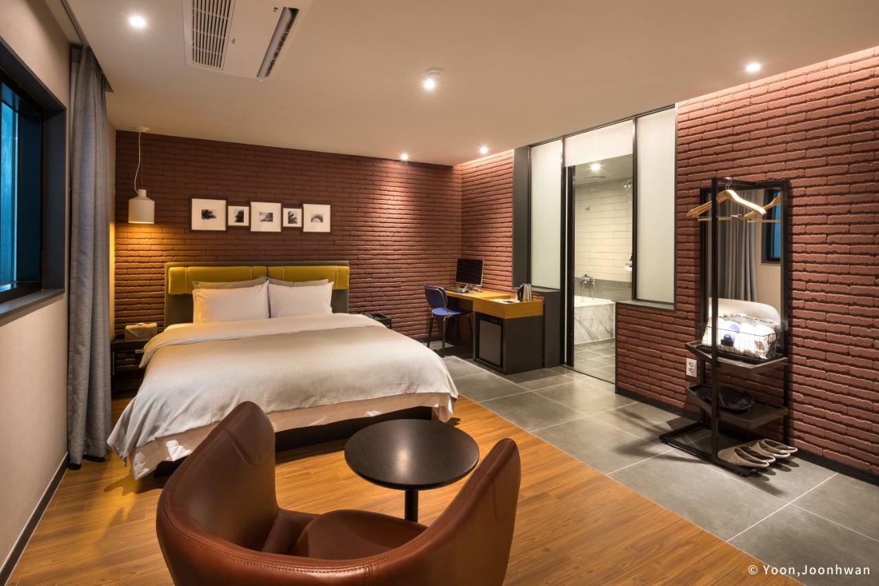 Brown Dot Hotel Seomyeon Busan Exterior photo