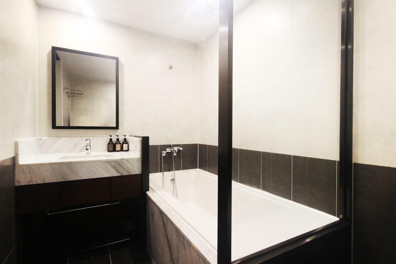 Brown Dot Hotel Seomyeon Busan Exterior photo