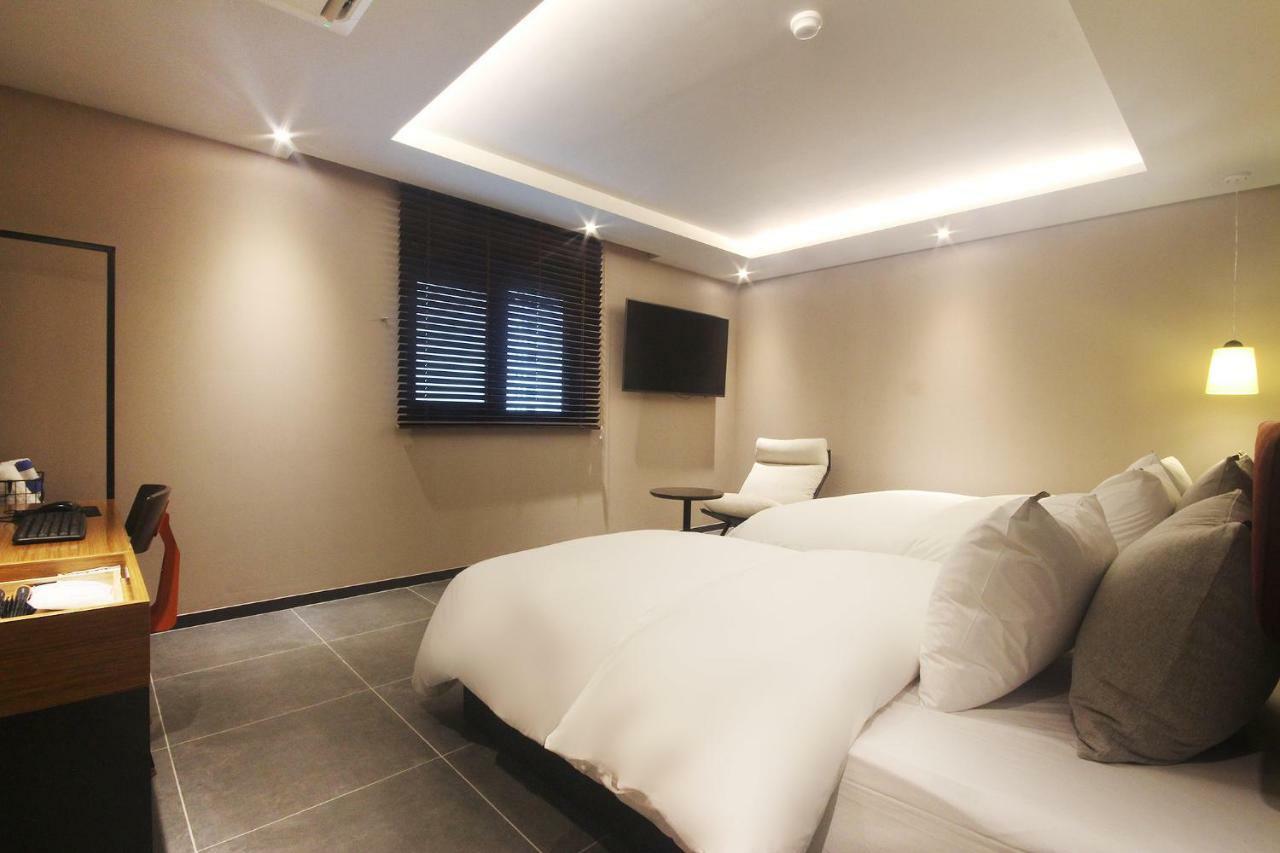 Brown Dot Hotel Seomyeon Busan Exterior photo