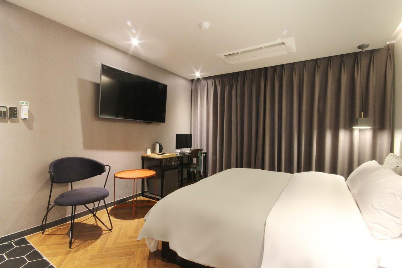 Brown Dot Hotel Seomyeon Busan Exterior photo