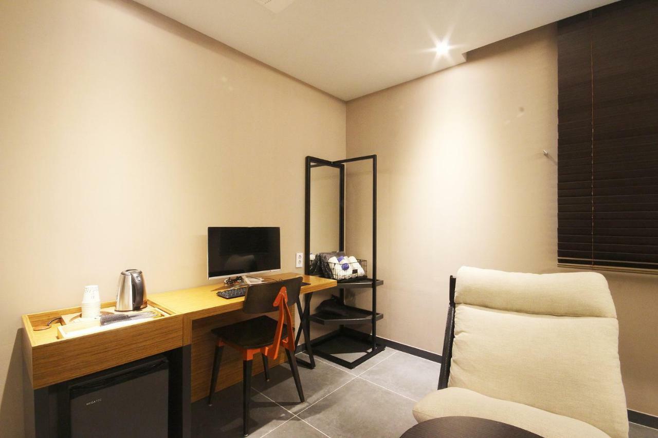 Brown Dot Hotel Seomyeon Busan Exterior photo