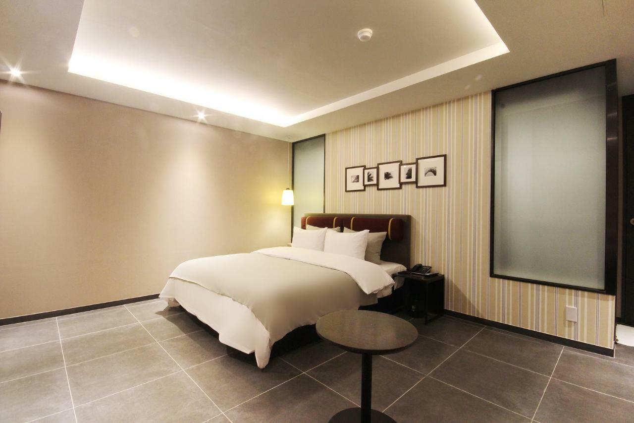 Brown Dot Hotel Seomyeon Busan Exterior photo