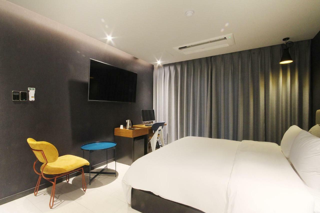 Brown Dot Hotel Seomyeon Busan Exterior photo