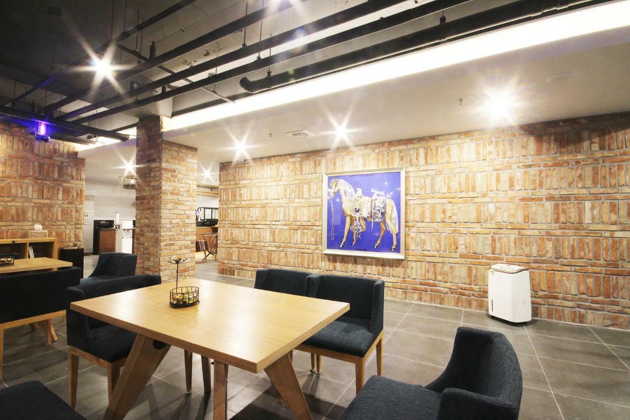 Brown Dot Hotel Seomyeon Busan Exterior photo