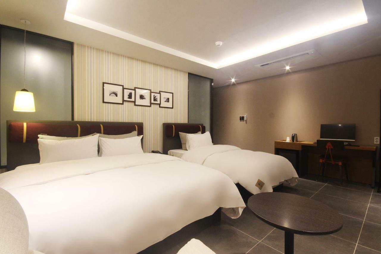 Brown Dot Hotel Seomyeon Busan Exterior photo
