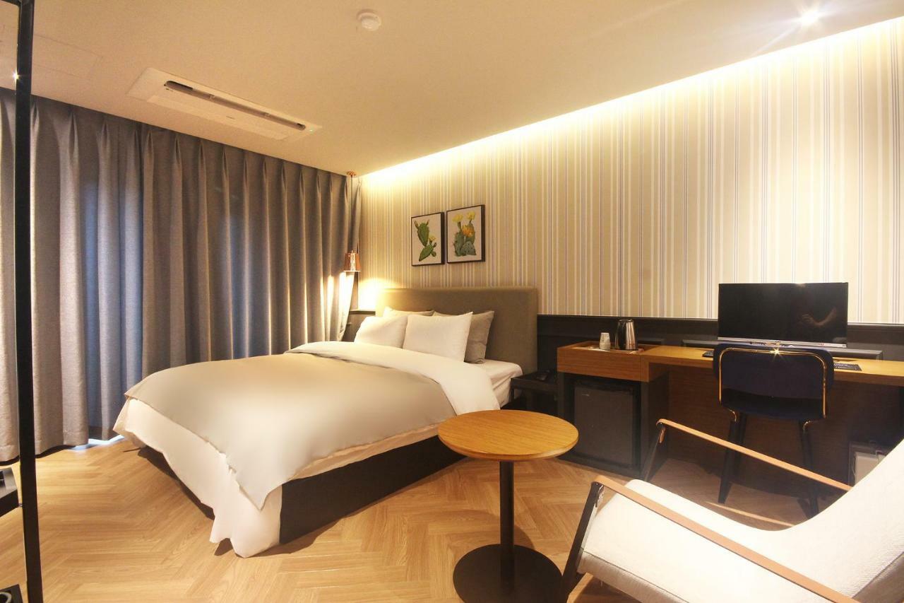 Brown Dot Hotel Seomyeon Busan Exterior photo