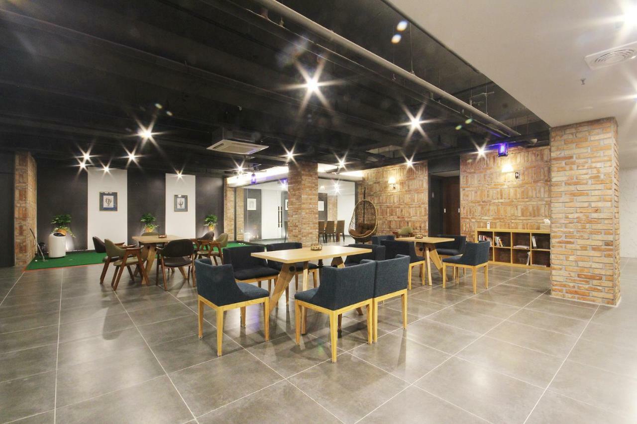 Brown Dot Hotel Seomyeon Busan Exterior photo