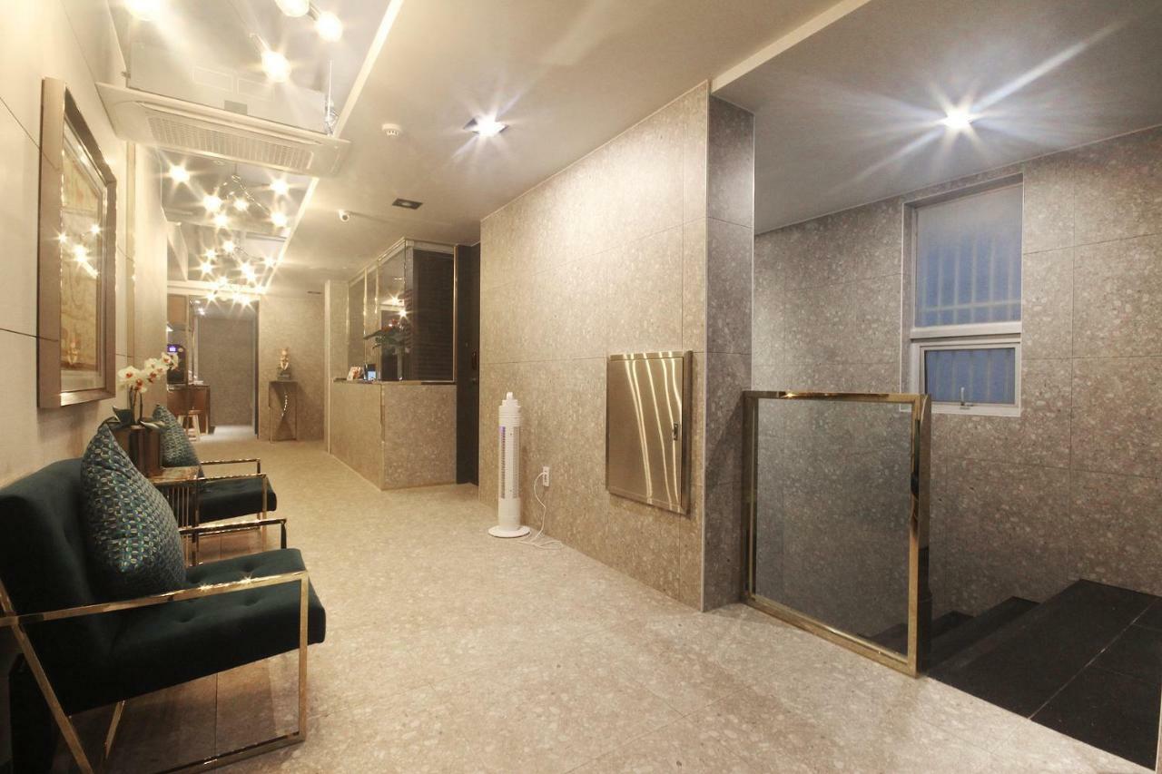 Brown Dot Hotel Seomyeon Busan Exterior photo