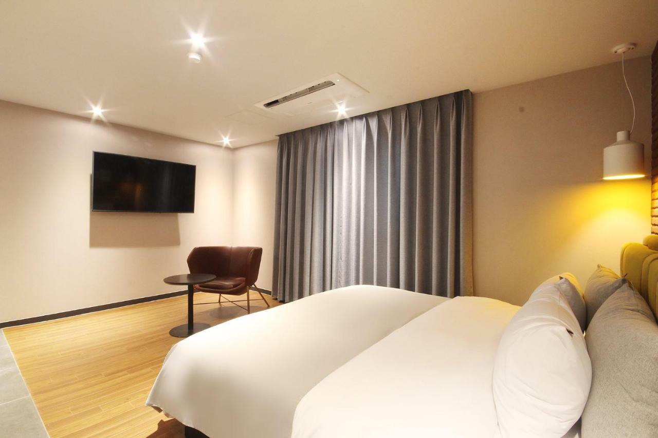Brown Dot Hotel Seomyeon Busan Exterior photo