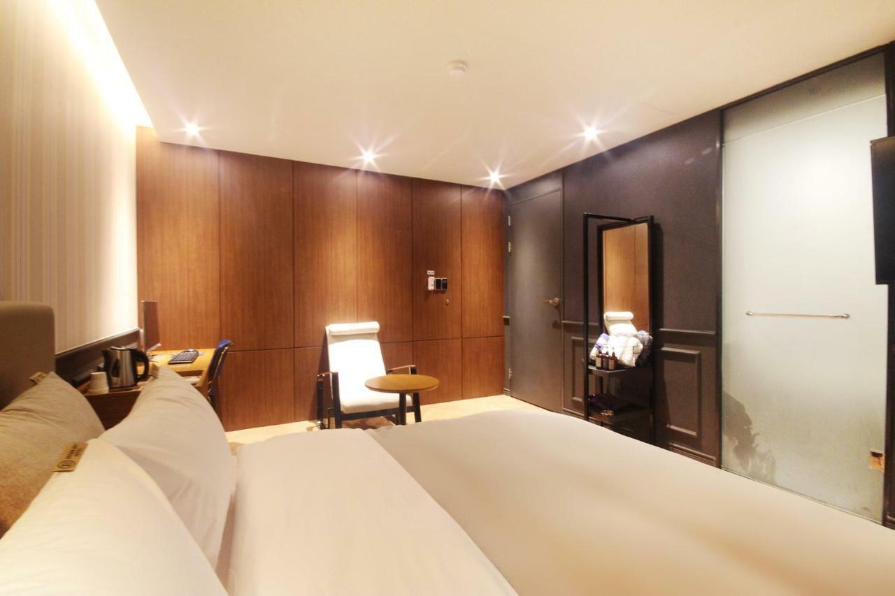 Brown Dot Hotel Seomyeon Busan Exterior photo
